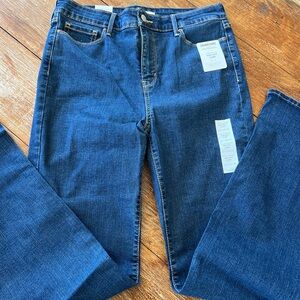 Levi Strauss Signature Women’s Jeans Totally Shaping High Rise Flare 8M 29x32